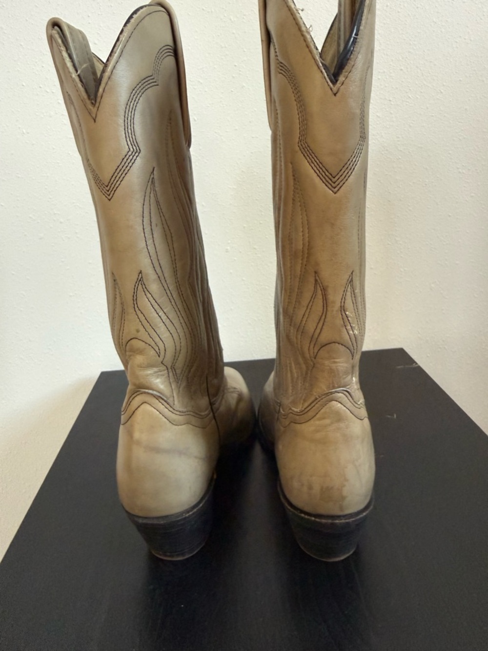 Vintage Frye Western Boots Gray Taupe Leather Cowboy Boots Made USA Women’s 6.5B - Picture 10 of 13